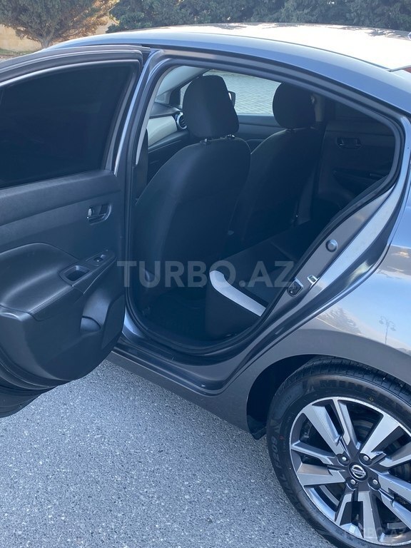 Nissan Versa