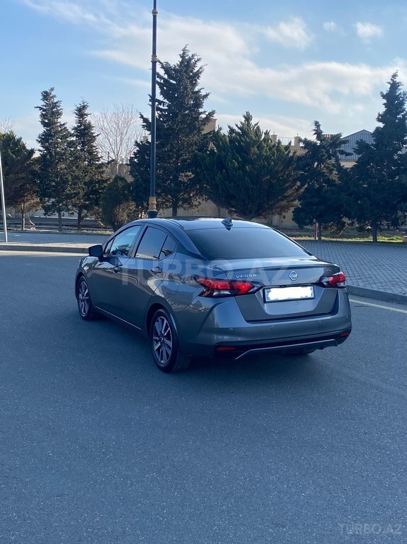 Nissan Versa