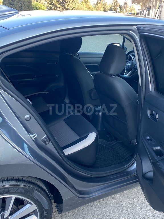 Nissan Versa
