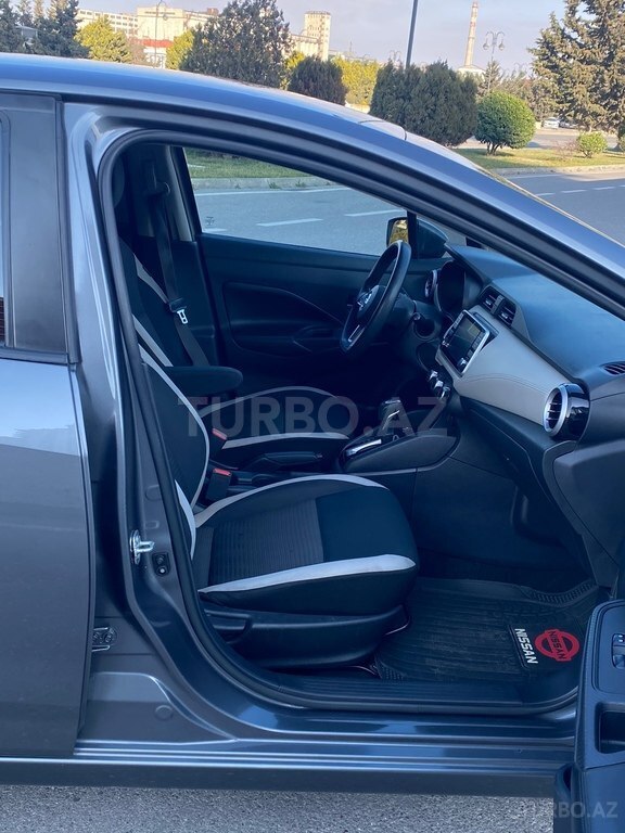 Nissan Versa