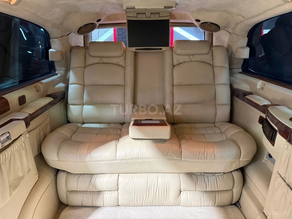 Mercedes Viano