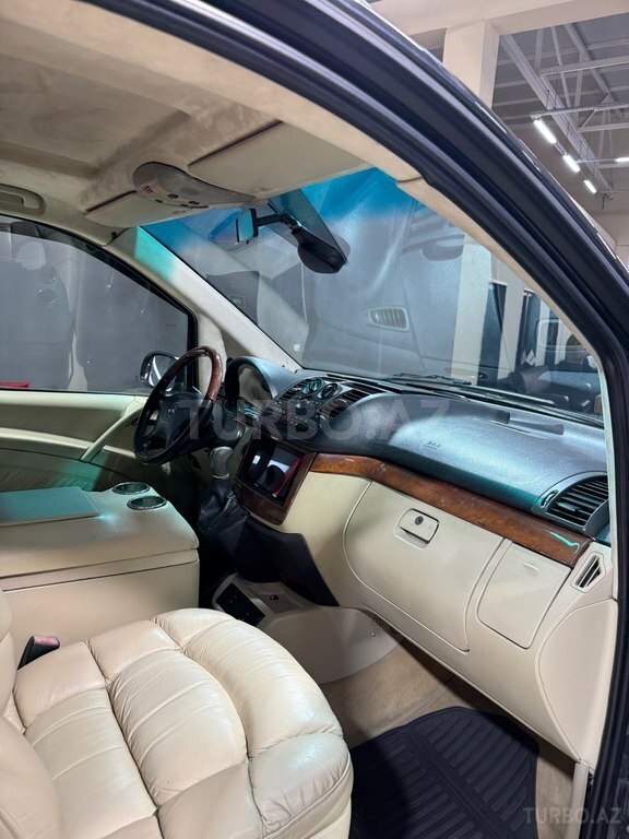 Mercedes Viano