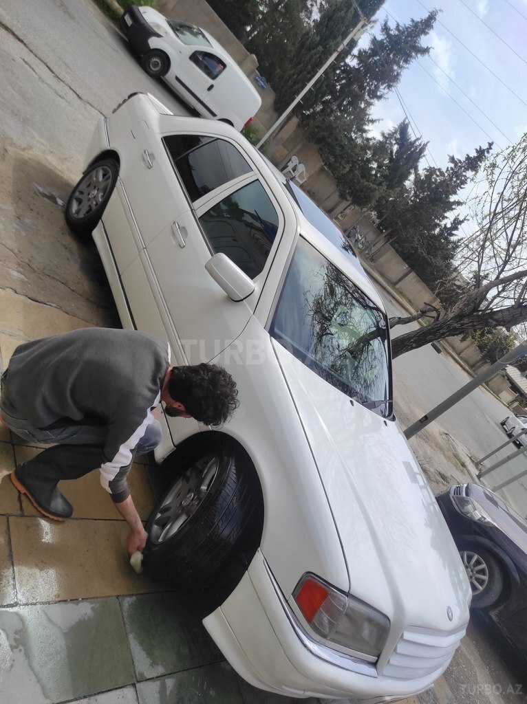 Mercedes C 200