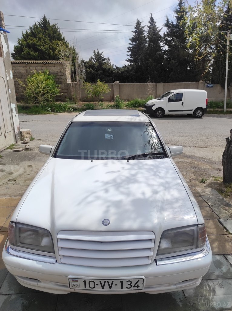 Mercedes C 200