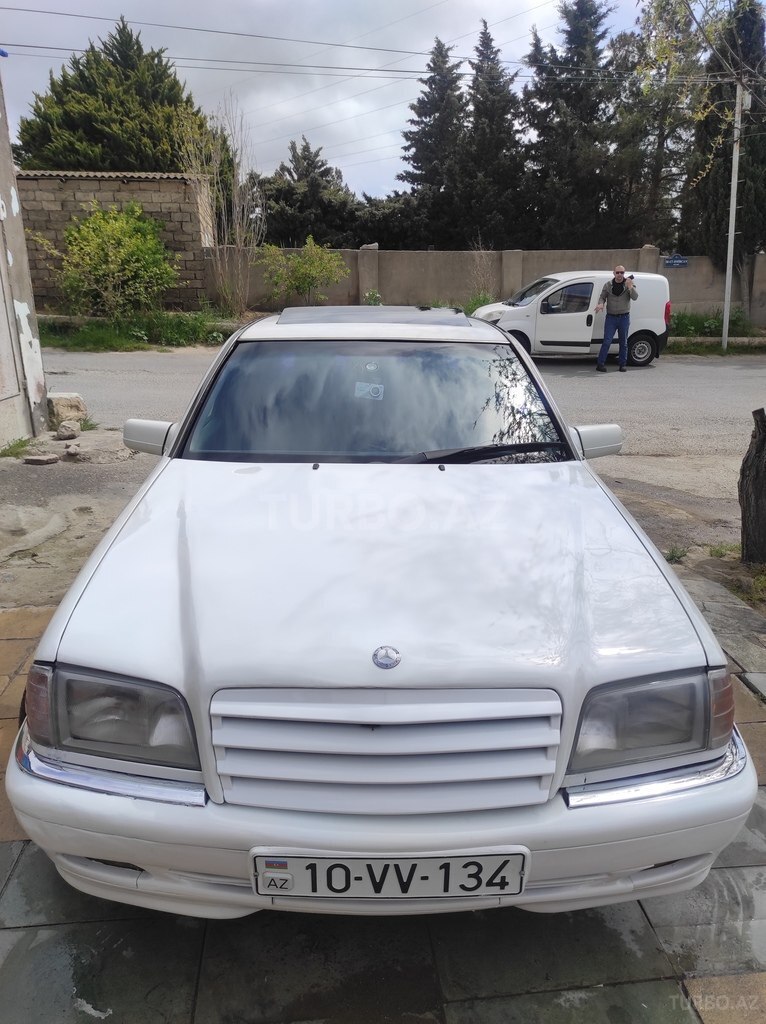 Mercedes C 200