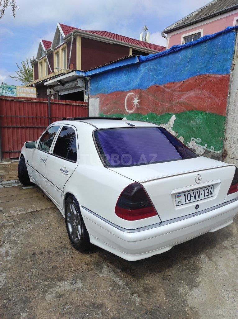 Mercedes C 200