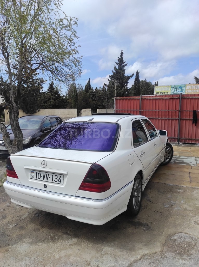 Mercedes C 200