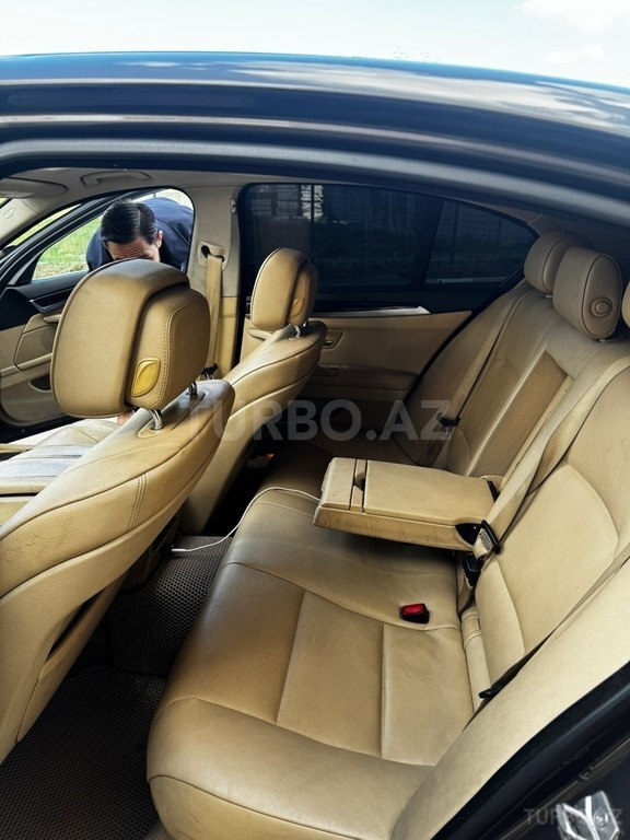 BMW 528