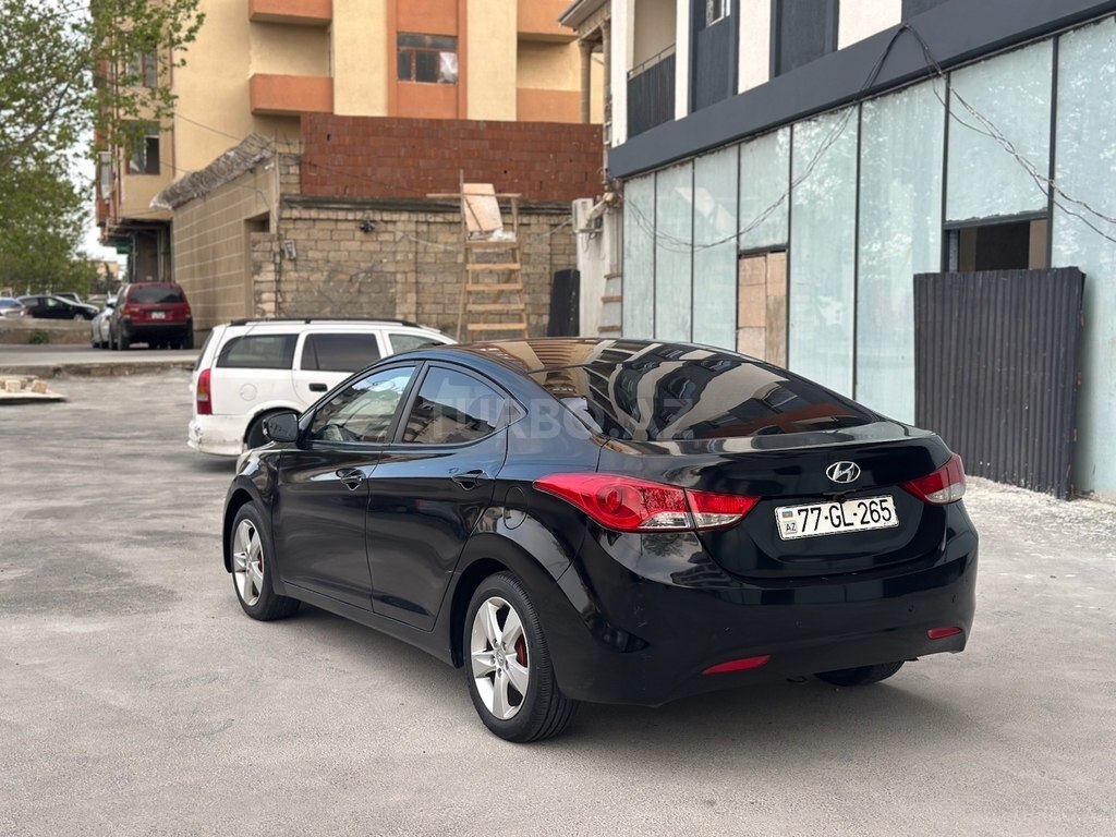 Hyundai Elantra