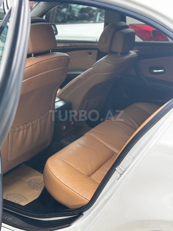 BMW 528