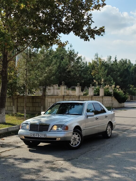 Mercedes C 200