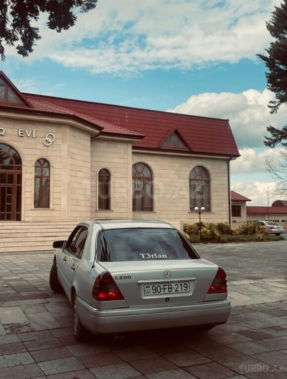 Mercedes C 200