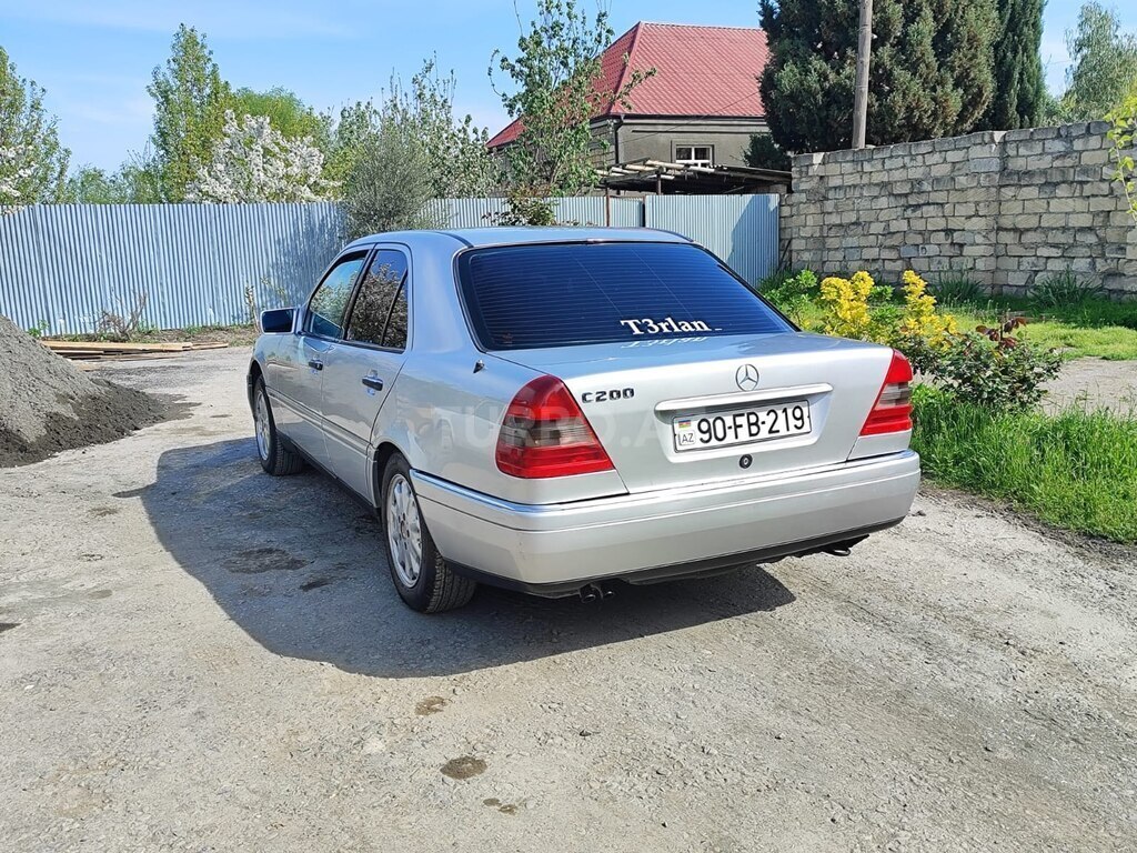 Mercedes C 200