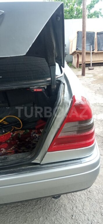 Mercedes C 200