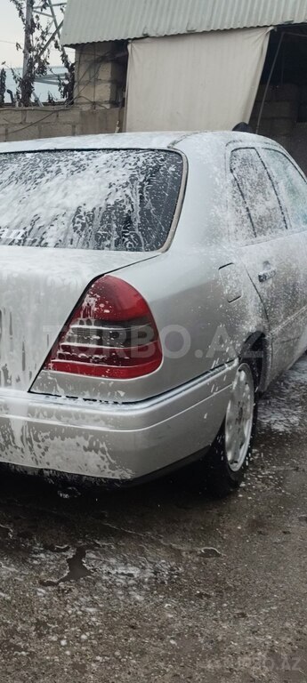 Mercedes C 200