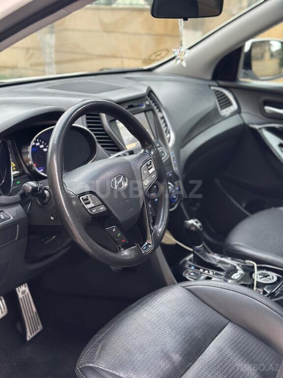 Hyundai Grand Santa Fe