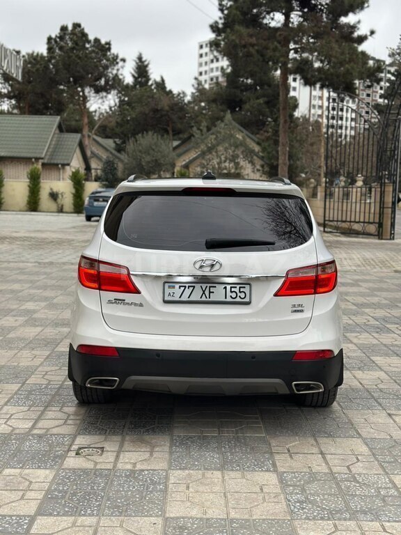 Hyundai Grand Santa Fe