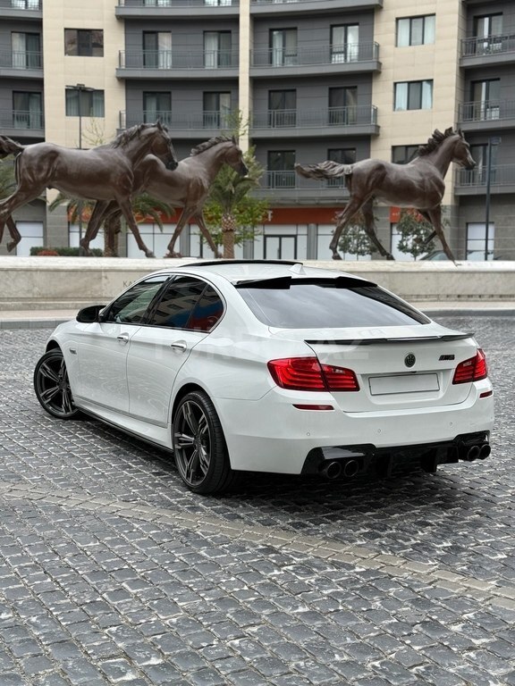 BMW 528