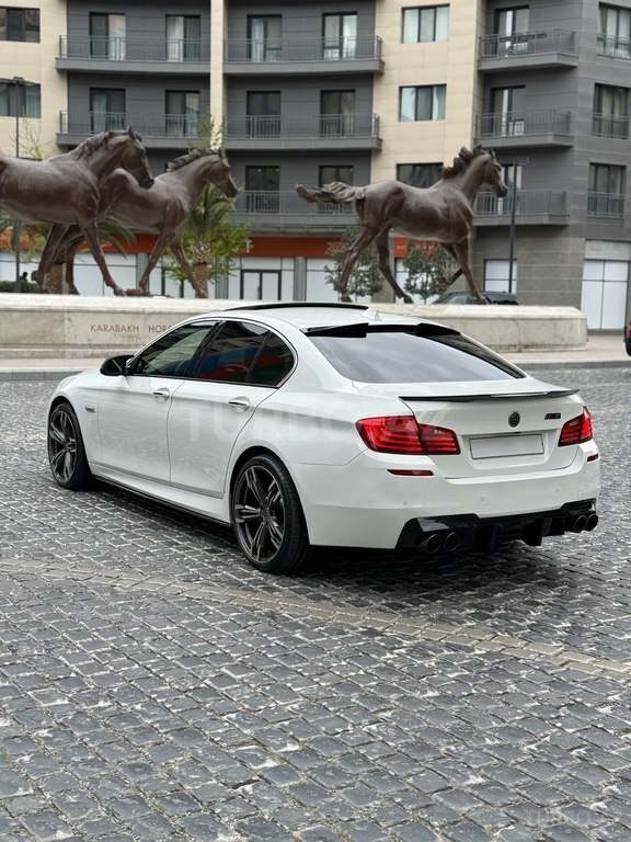 BMW 528