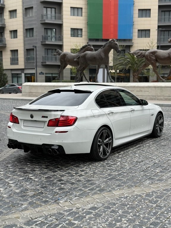 BMW 528