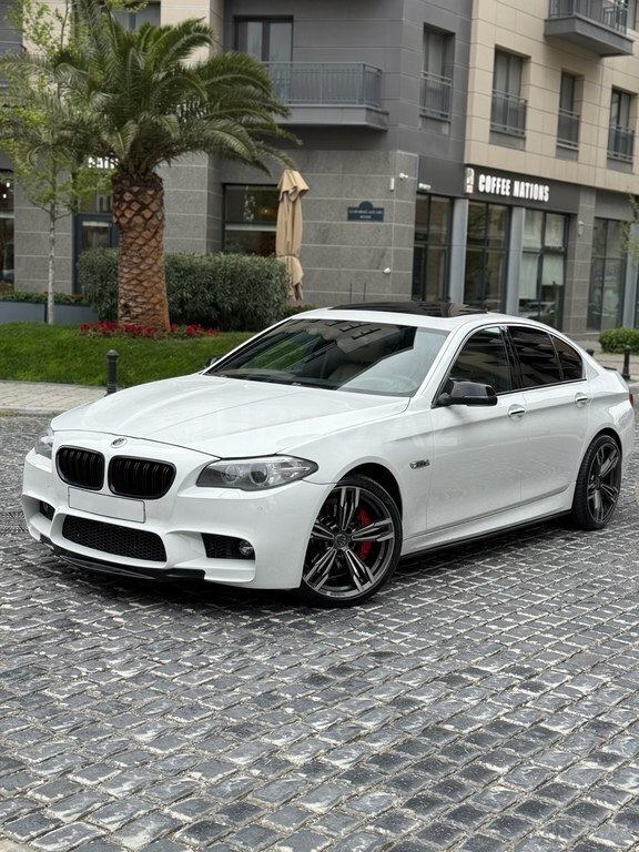 BMW 528