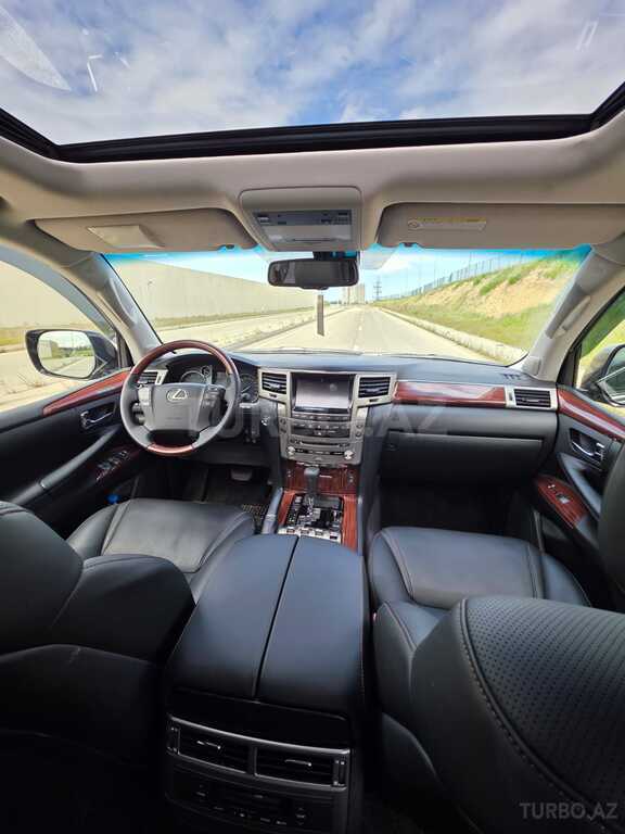 Lexus LX 570