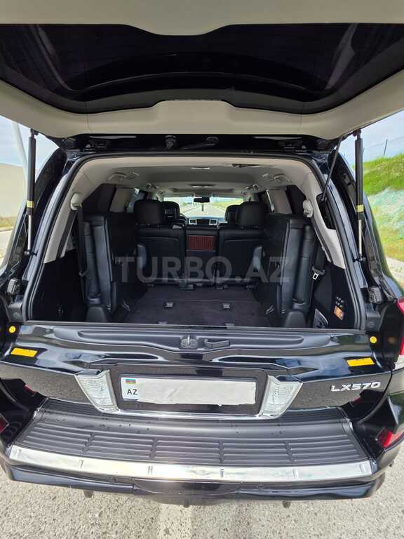 Lexus LX 570