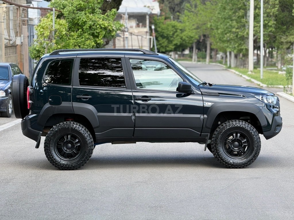 LADA (VAZ) Niva Travel
