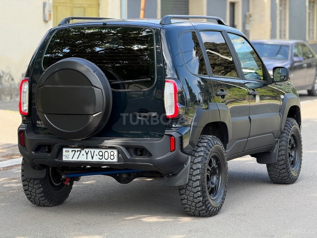 LADA (VAZ) Niva Travel