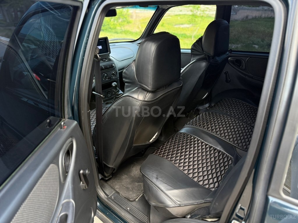 LADA (VAZ) Niva Travel