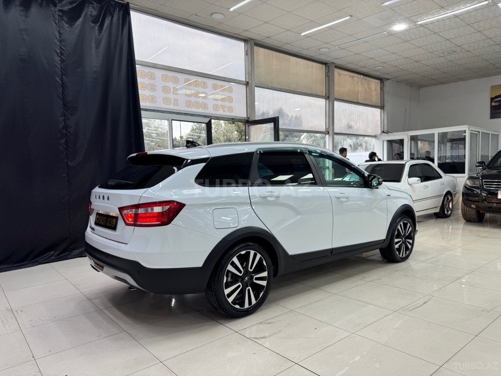 LADA (VAZ) Vesta SW Cross