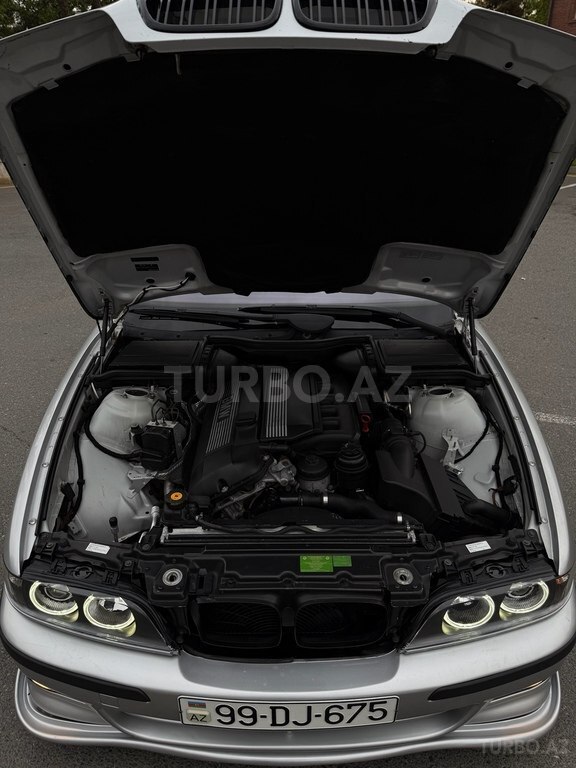 BMW 525
