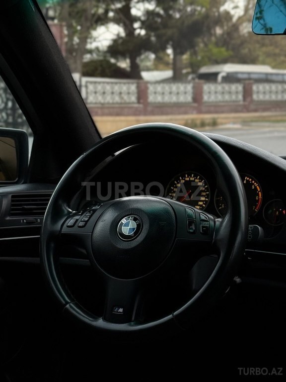 BMW 525