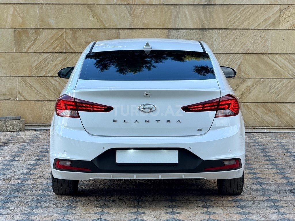Hyundai Elantra
