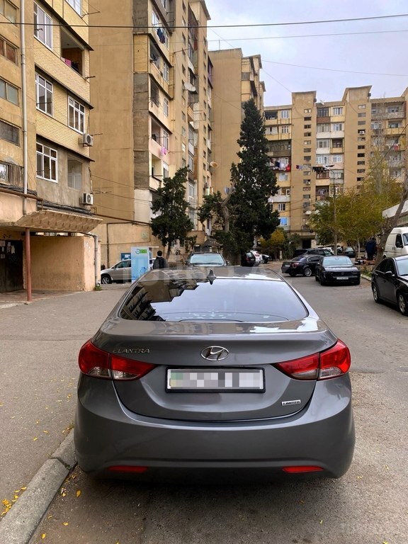 Hyundai Elantra