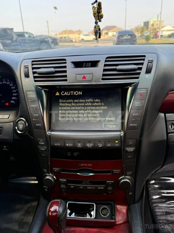 Lexus LS 460