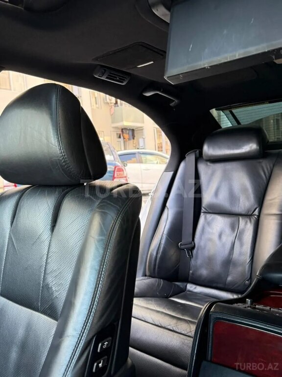 Lexus LS 460
