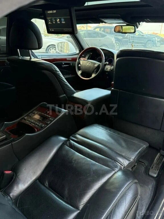Lexus LS 460