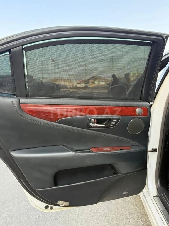 Lexus LS 460