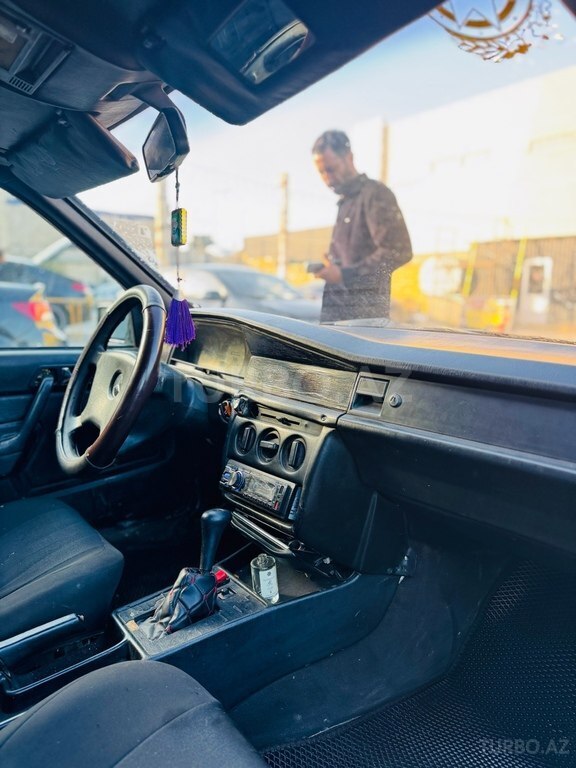 Mercedes 190