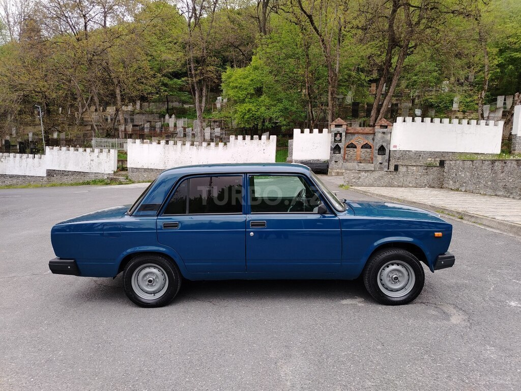 LADA (VAZ) 2107