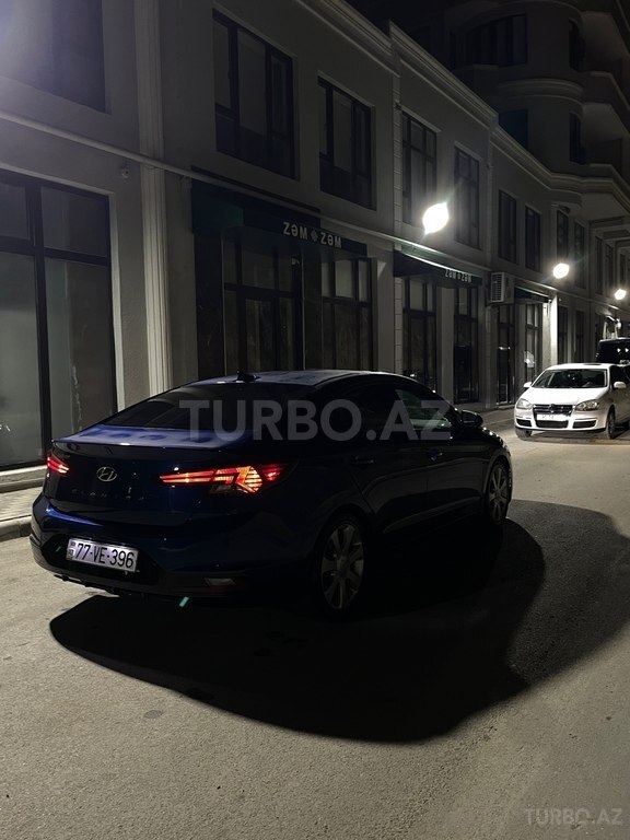 Hyundai Elantra