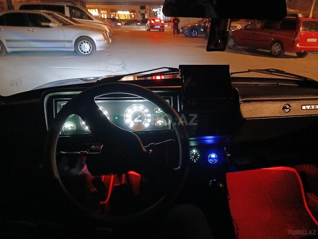LADA (VAZ) 2107