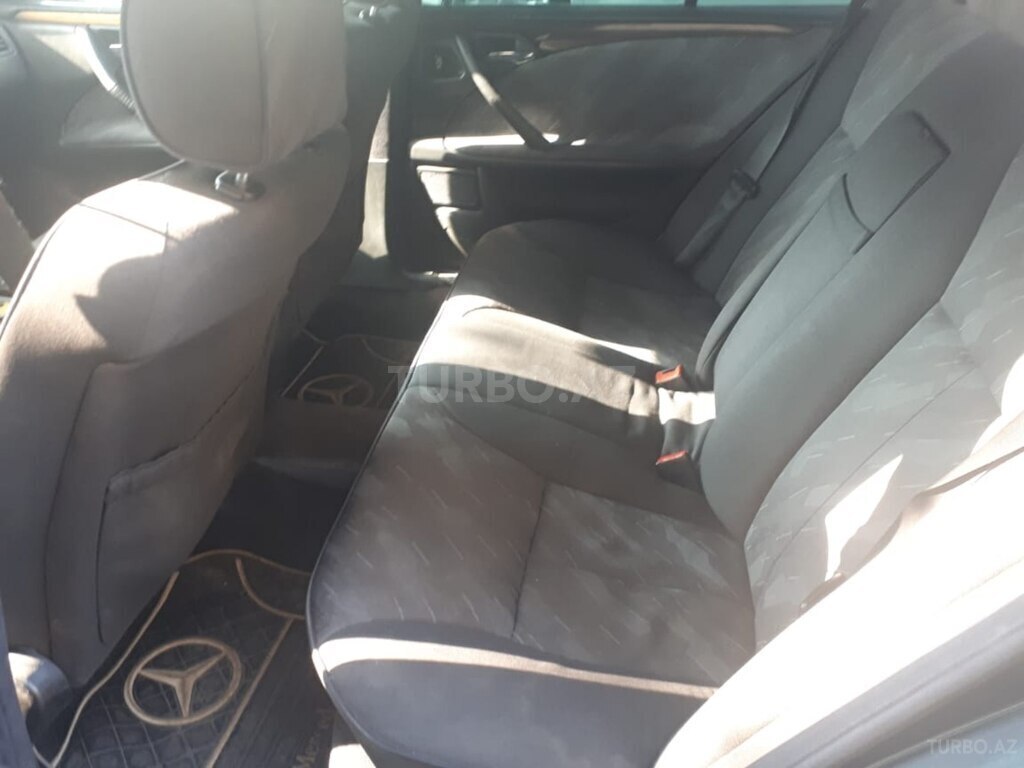 Mercedes E 270