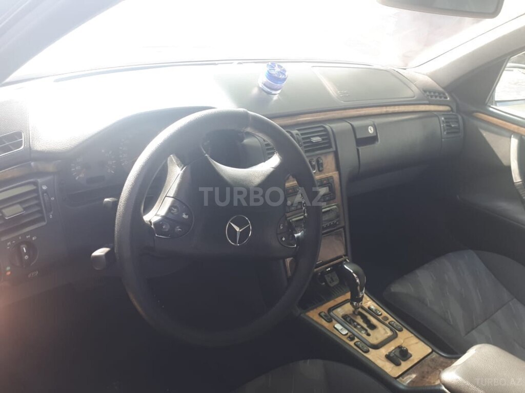 Mercedes E 270