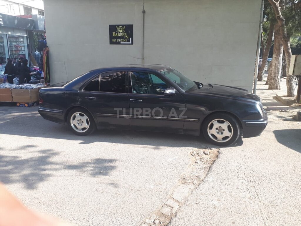 Mercedes E 270
