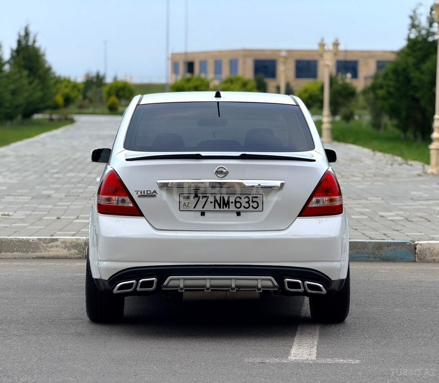 Nissan Tiida