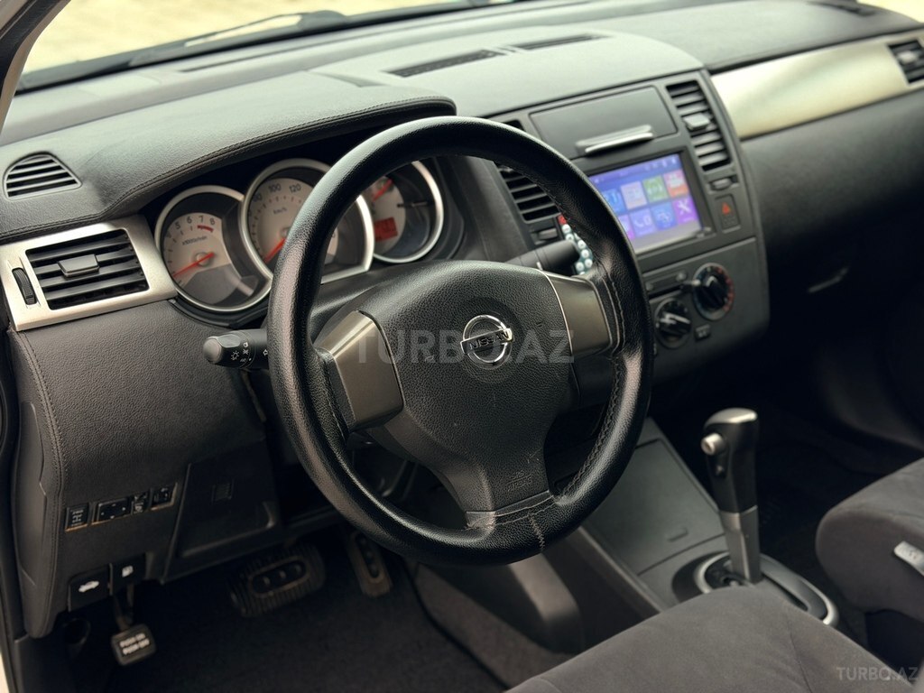 Nissan Tiida