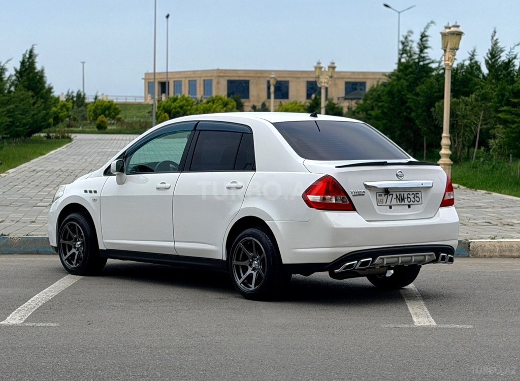 Nissan Tiida