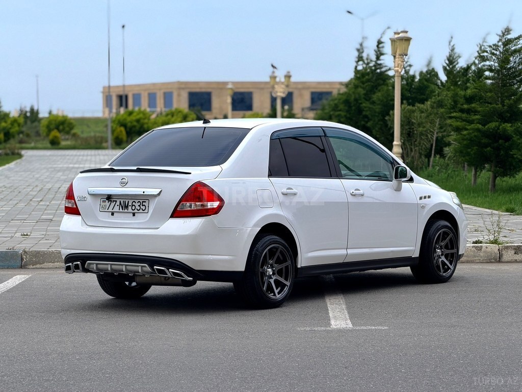 Nissan Tiida